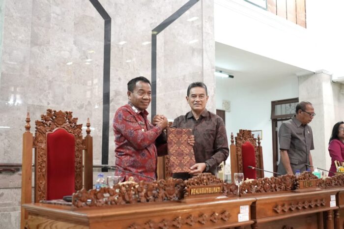 Seluruh Fraksi DPRD Buleleng Apresiasi Kinerja Pj Bupati&nbsp;Lihadnyana