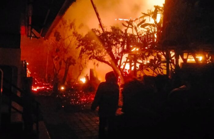 Dua Villa dan Satu  Restoran Terbakar di&nbsp;Padangbai