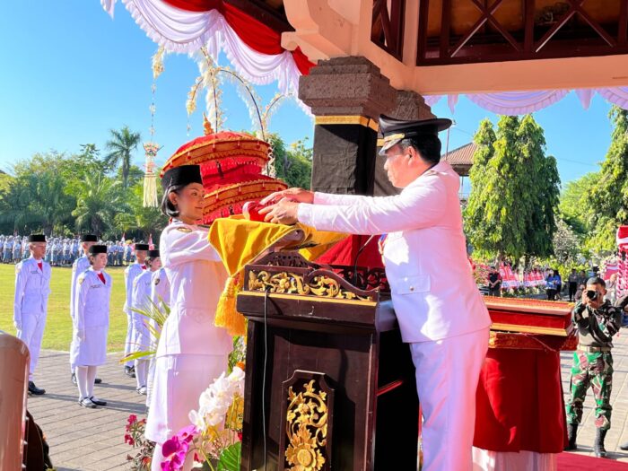 Maknai HUT ke 79 RI, Pj Bupati Lihadnyana Ajak ASN Lebih Peduli Terhadap&nbsp;Sesama