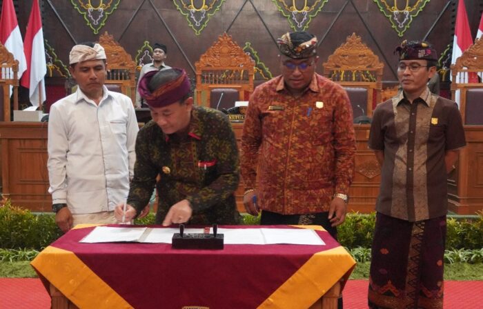 Dibahas Kilat, Dewan Karangasem Sahkan APBD Perubahan&nbsp;2024
