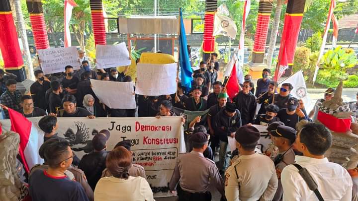 Aliansi Mahasiswa Bali Utara Bersama DPRD Buleleng Tandatangani Penyampaian Aspirasi Terkait Polemik RUU&nbsp;Pilkada