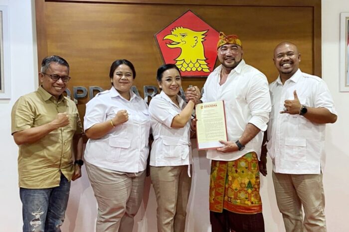 Weisya-Komang Molu Dapat Restu&nbsp;Prabowo