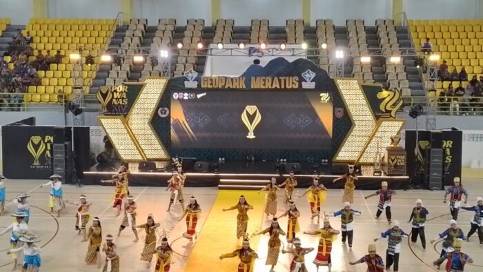 Tarian Geopark Meratus Semarakkan Gubernur Kalsel Sahbirin Noor Buka Porwanas&nbsp;XIV